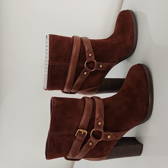 UGG Dandridge Boots 5 - Picture 5 of 14